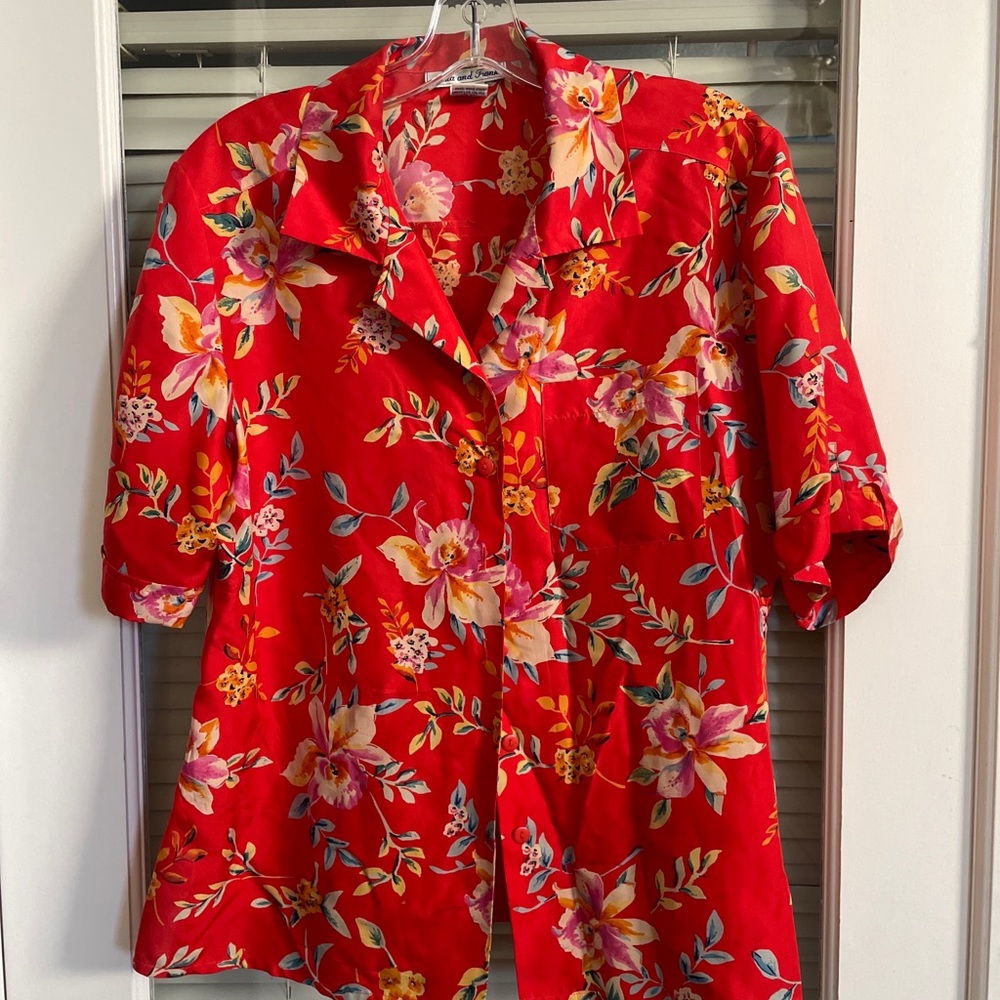 Anna and Frank Silk Top Size Large